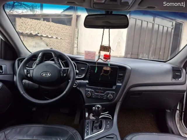 Kia K5 2011 · 2.0 AT