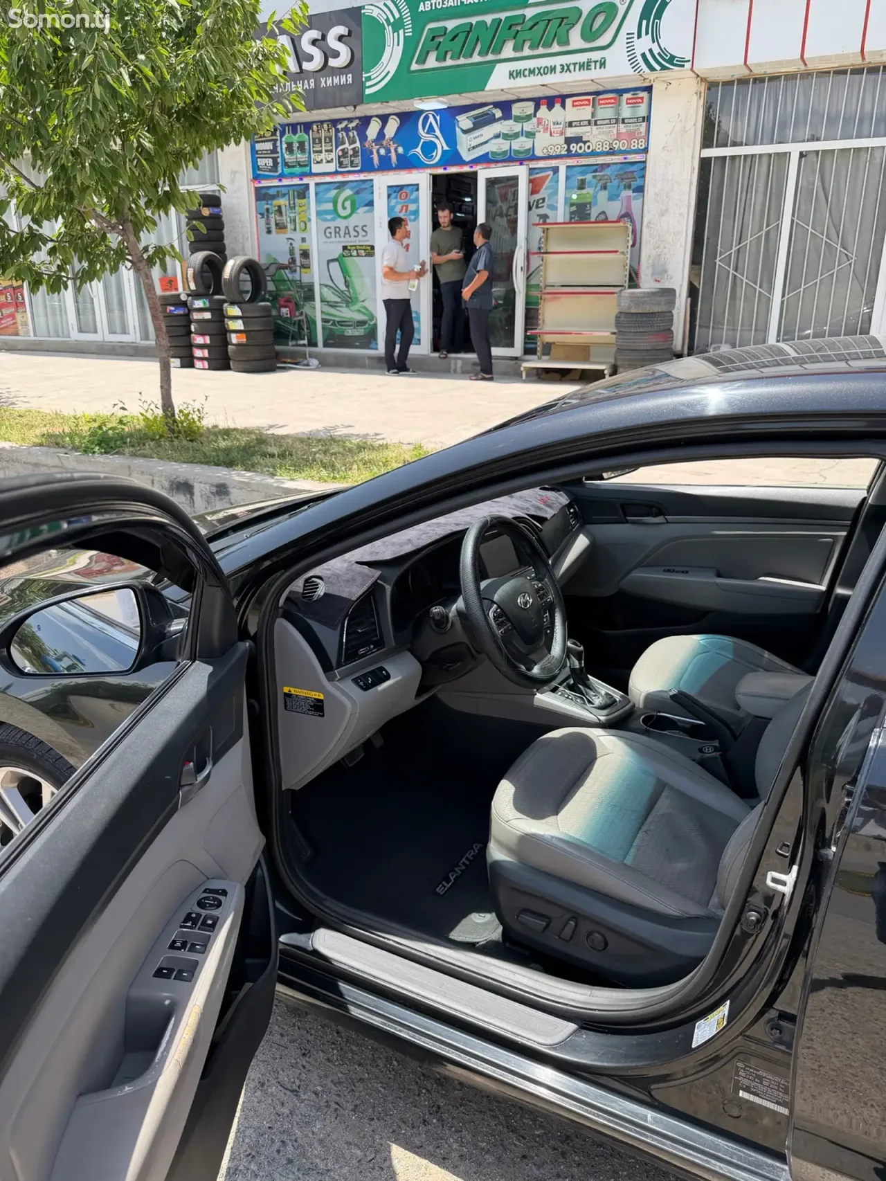 Hyundai Elantra 2017 · 2.0 AT