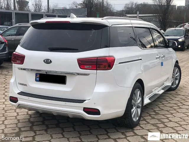 Kia Carnival 2019 · 2.2 AT