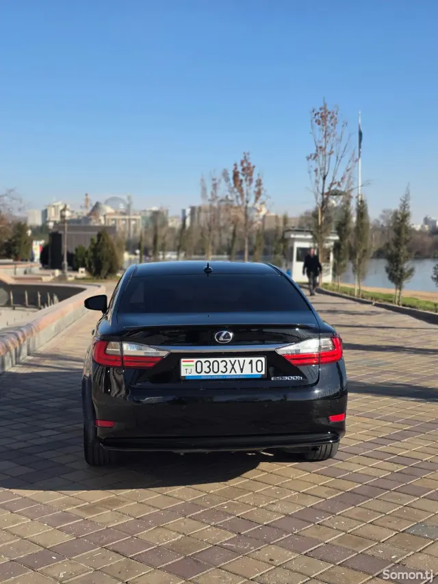 Lexus ES series 2013 · 3.0 AT
