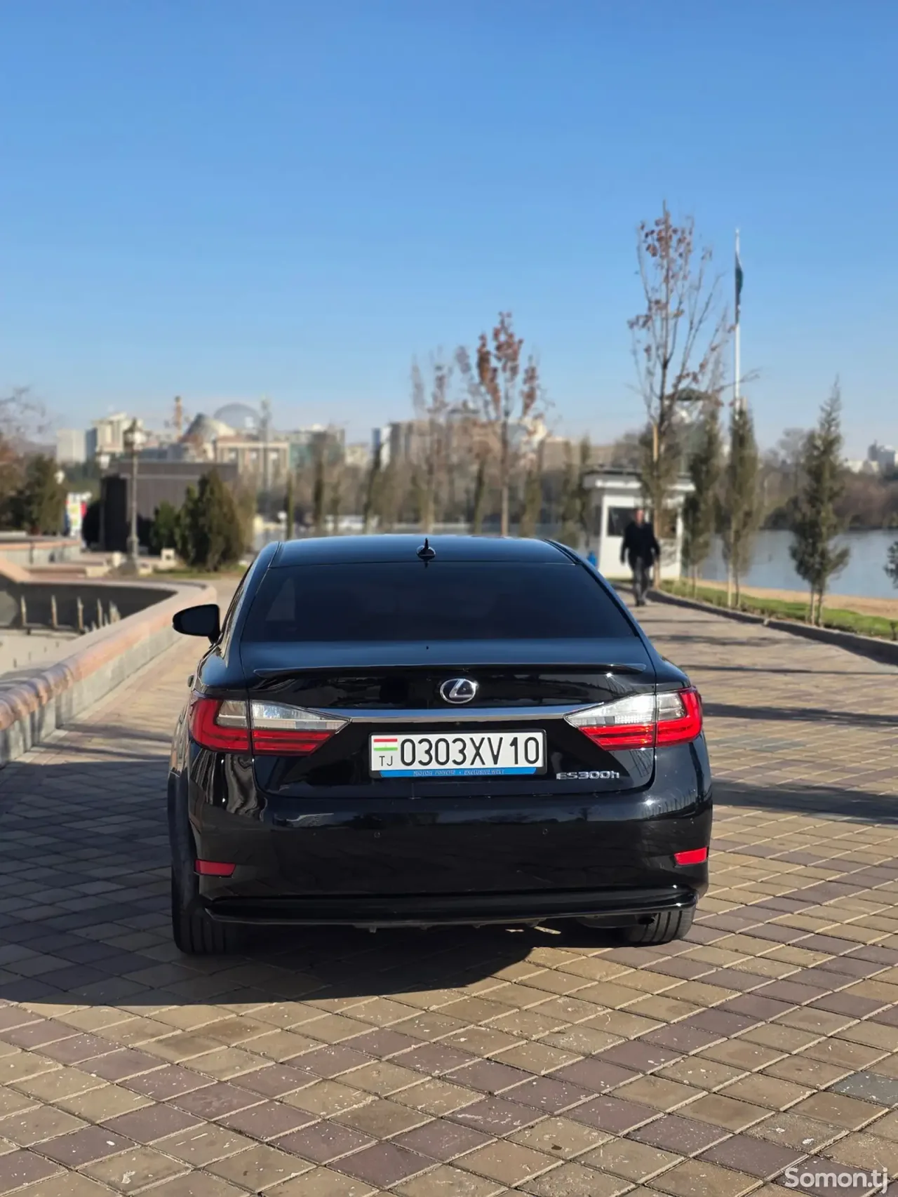 Lexus ES series 2013 · 3.0 AT