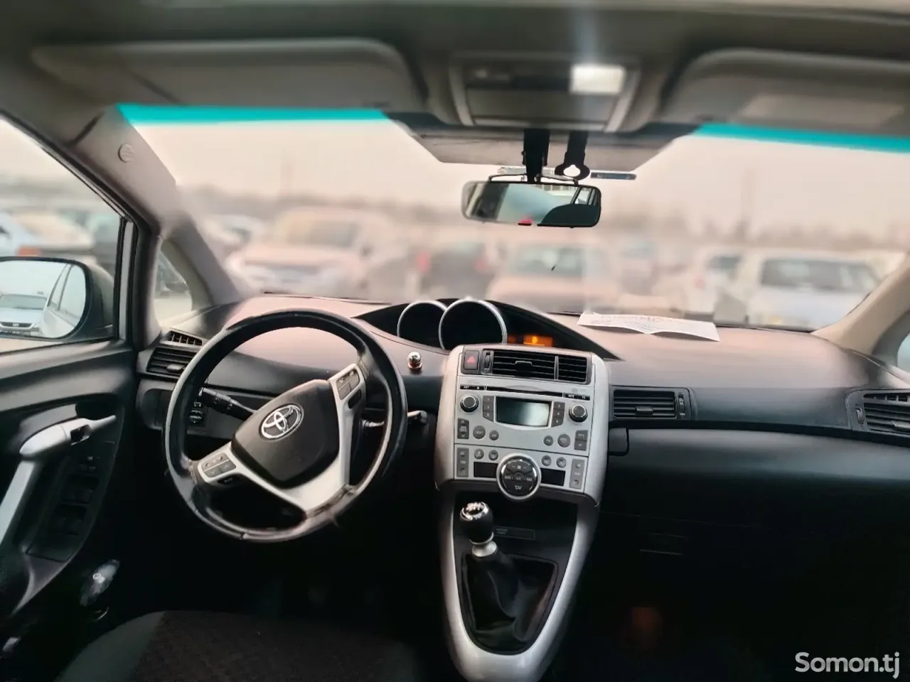 Toyota Verso 2012 · 1.8 MT