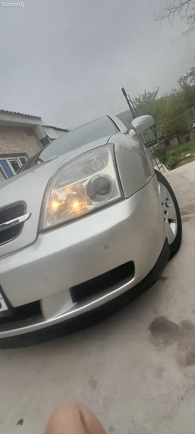 Opel Vectra C 2004 · 2.0 MT