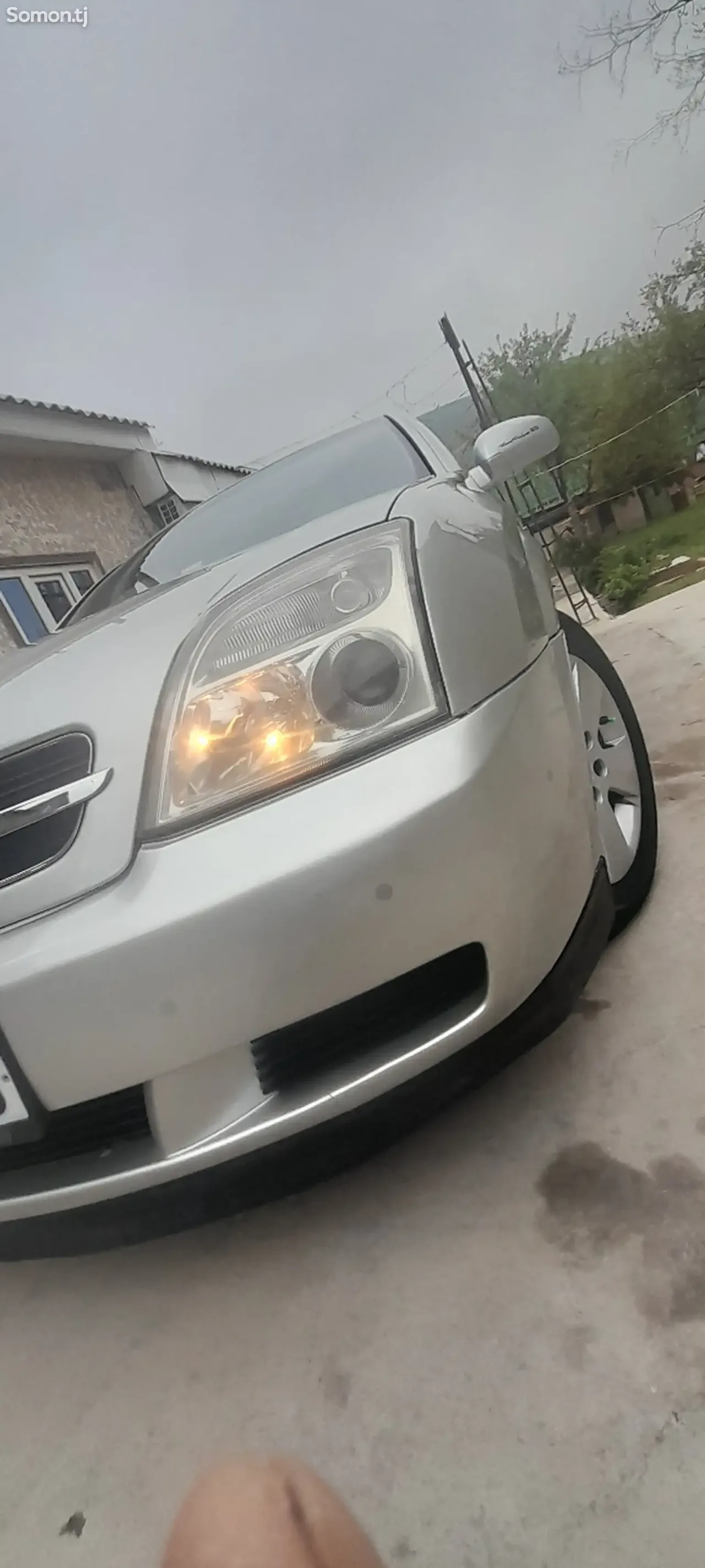 Opel Vectra C 2004 · 2.0 MT