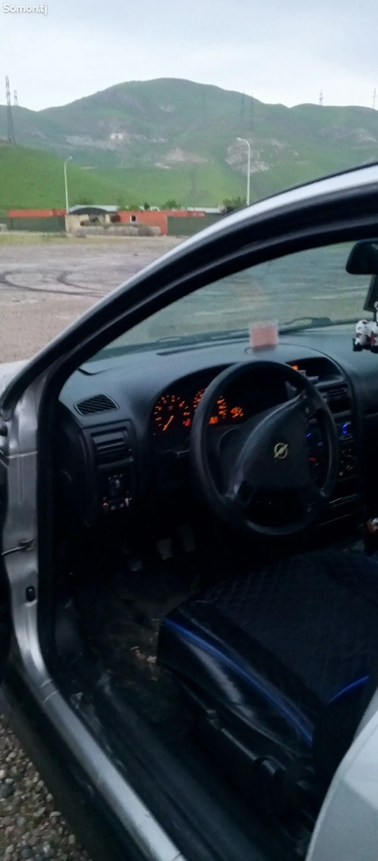 Opel Astra G 1999 · 1.8 MT