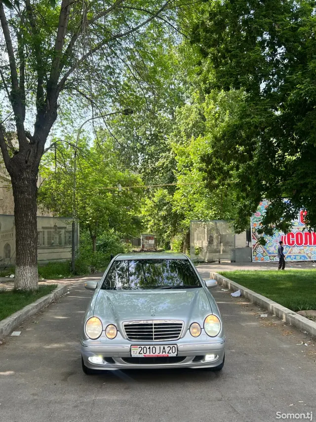 Mercedes-Benz E class 2000 · 2.0 AT