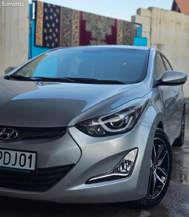 Hyundai Avante 2015 · 1.6 AT