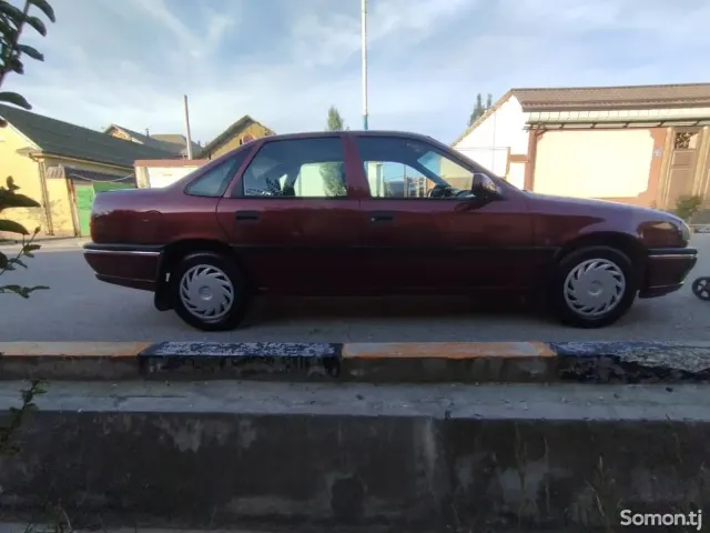 Opel Vectra A 1994 · 1.6 MT