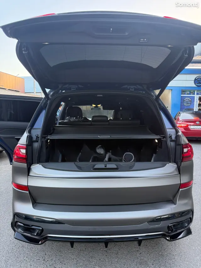 BMW X7 2020 · 4.0 AT