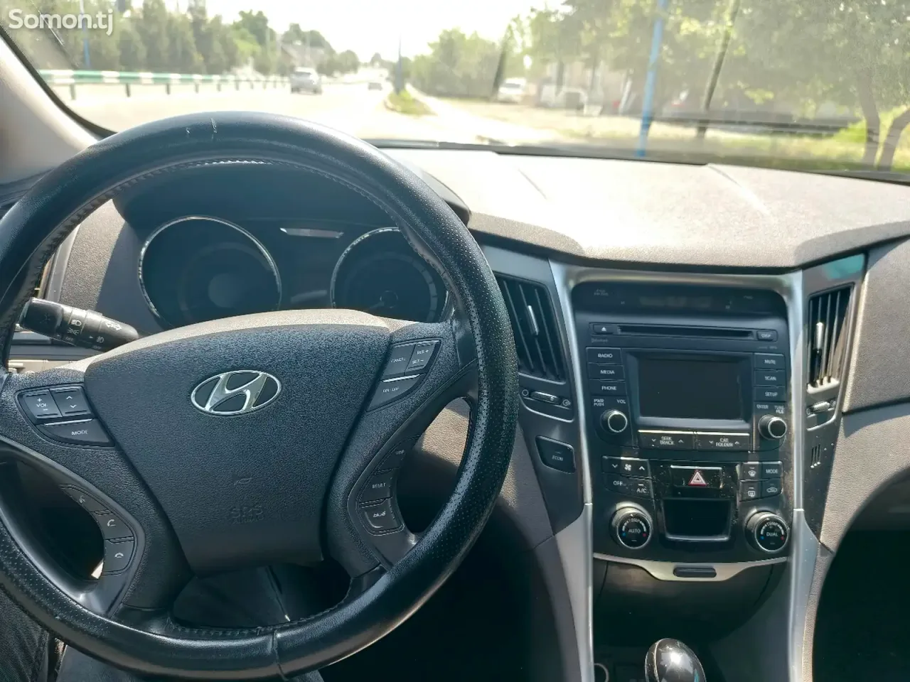Hyundai Sonata 2015 · 2.4 AT