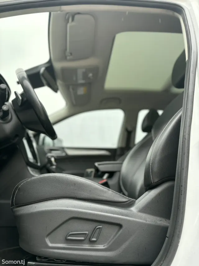 Roewe RX5 II 2016 · 2.0 AT