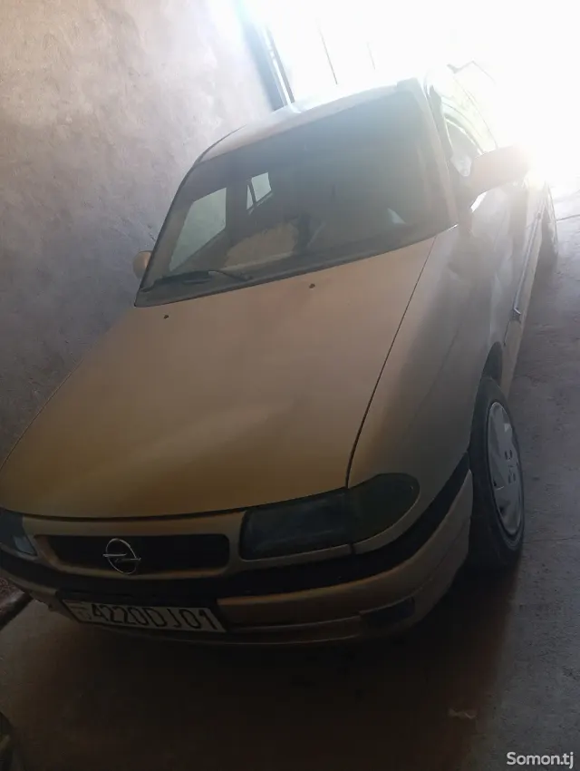 Opel Astra F 1997 · 1.6 MT