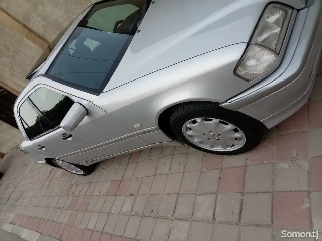 Mercedes-Benz C class 2000 · 2.4 AT