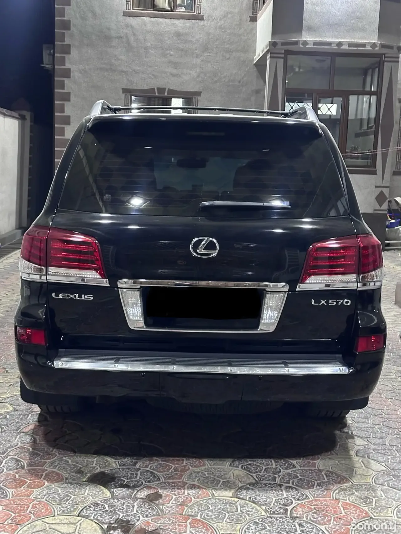 Lexus LX series 2015 · 5.7 AT
