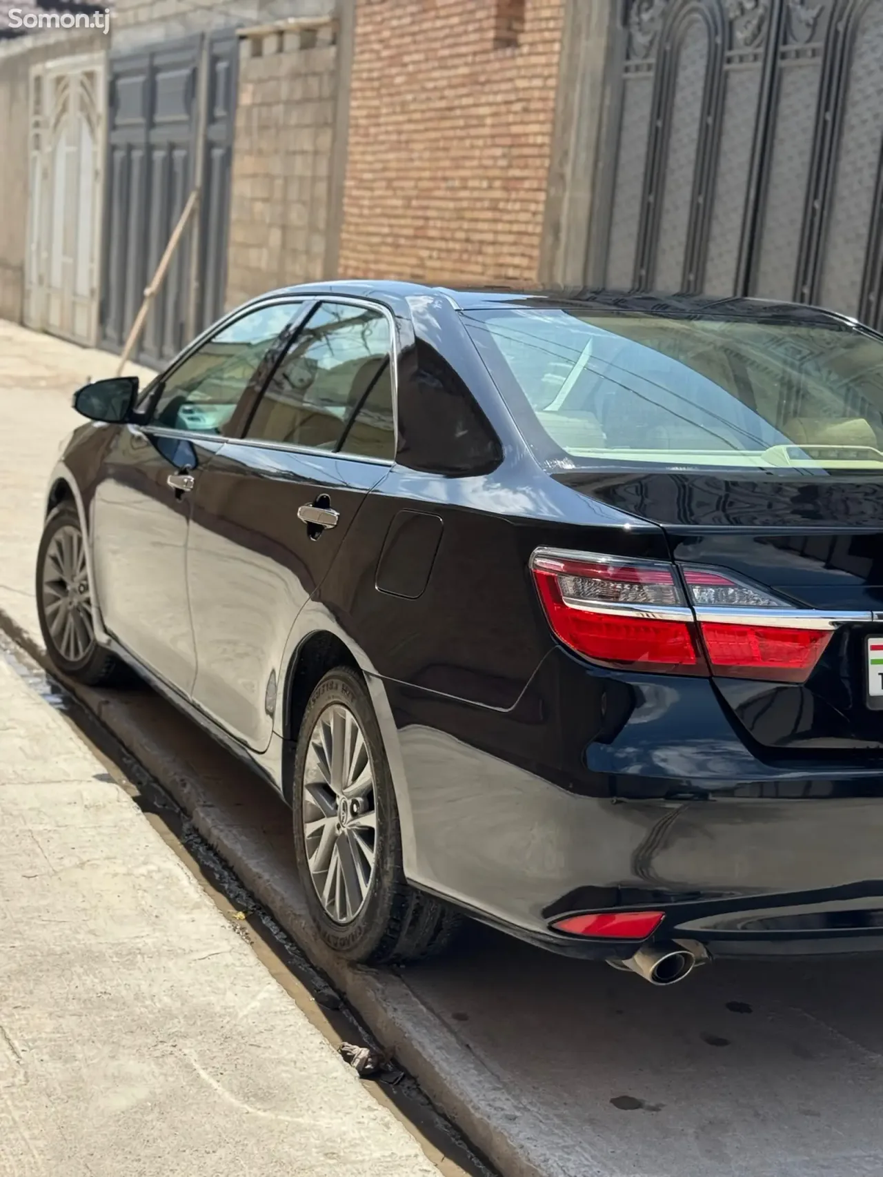 Toyota Camry 2015 · 2.5 AT