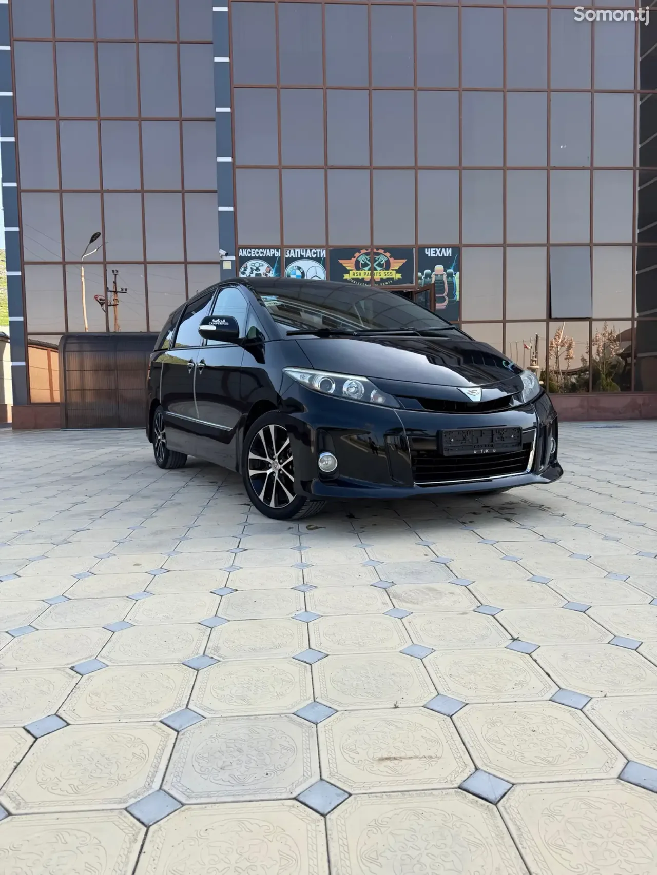 Toyota Estima 2014 · 2.4 AT