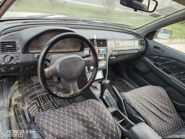 Toyota Carina 1999 · 1.8 AT