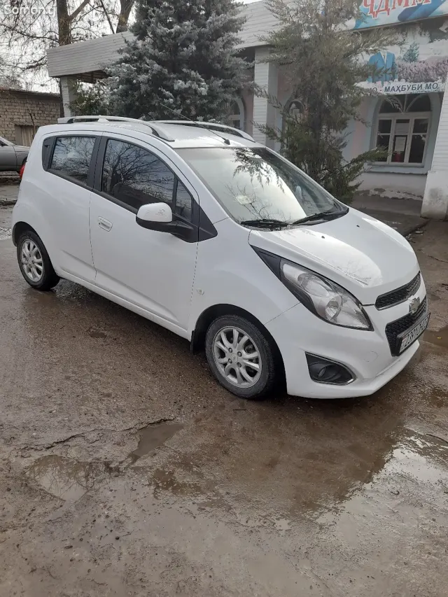 Chevrolet Spark 2014 · 1.1 AT