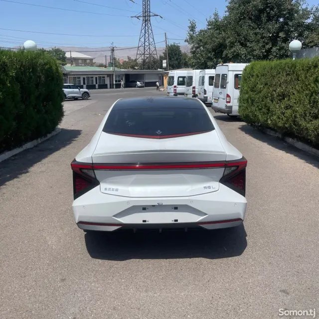 Dongfeng L7 2025 · AT