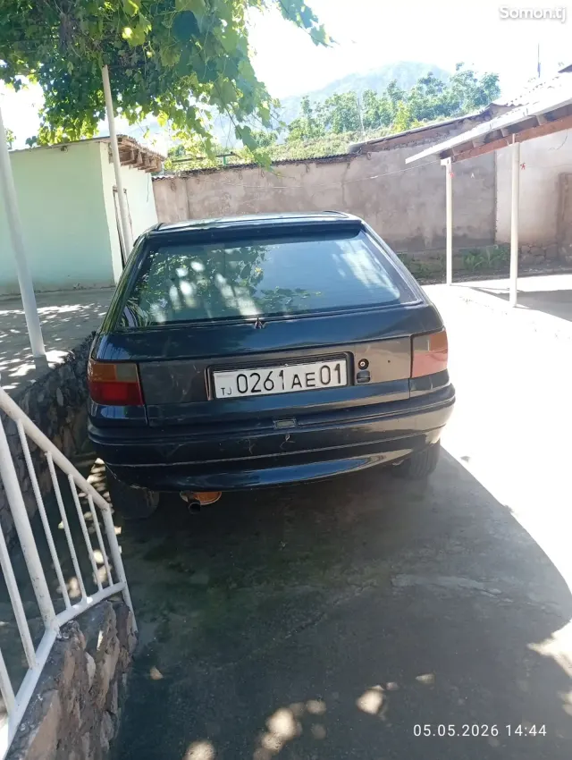 Opel Astra F 1994 · 1.6 MT