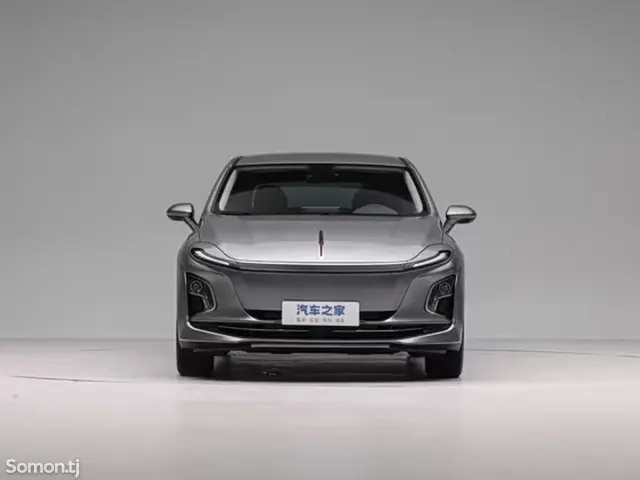 Hongqi E-QM5 2026 · AMT