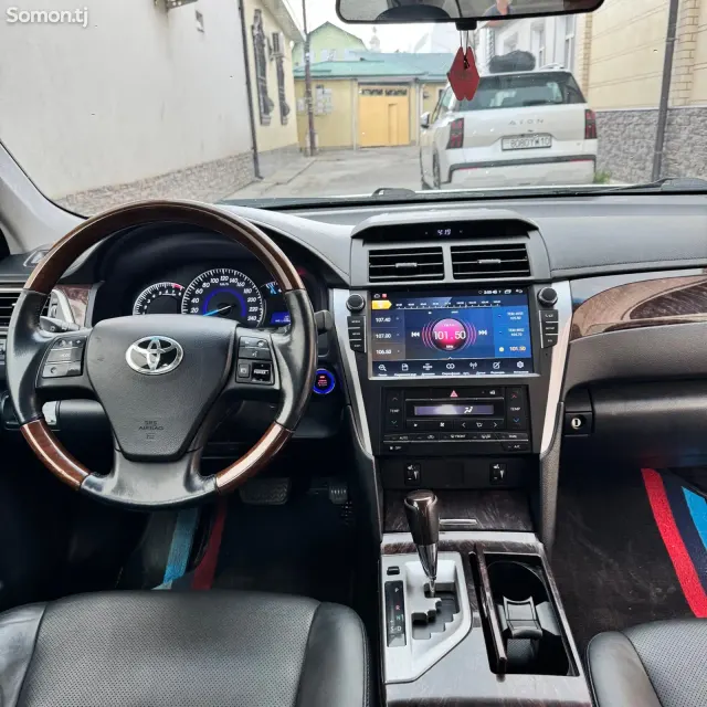 Toyota Camry 2016 · 2.0 AT