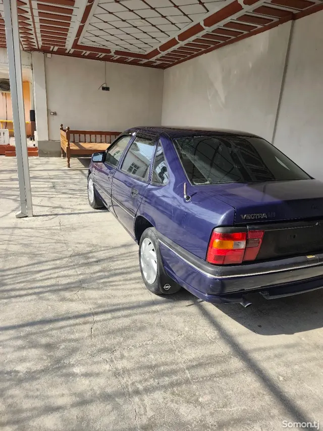 Opel Vectra A 1994 · 1.6 MT