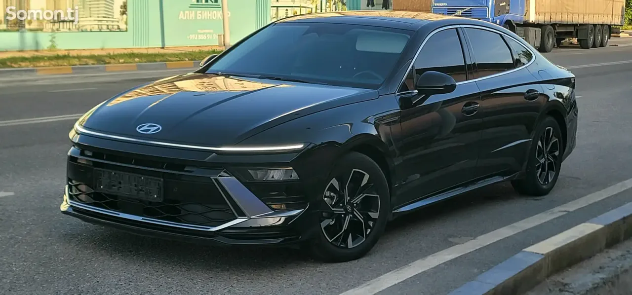 Hyundai Sonata 2024 · 2.0 AT