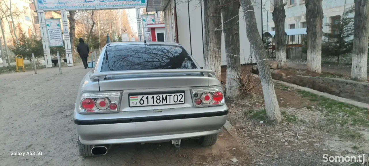 Opel Calibra 1992 · 2.0 MT