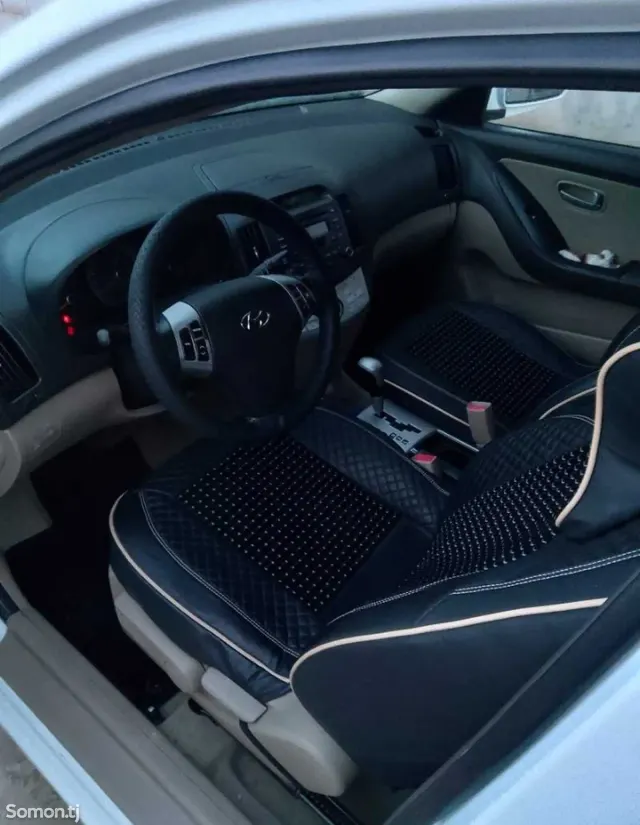 Hyundai Avante 2008 · 1.6 AT