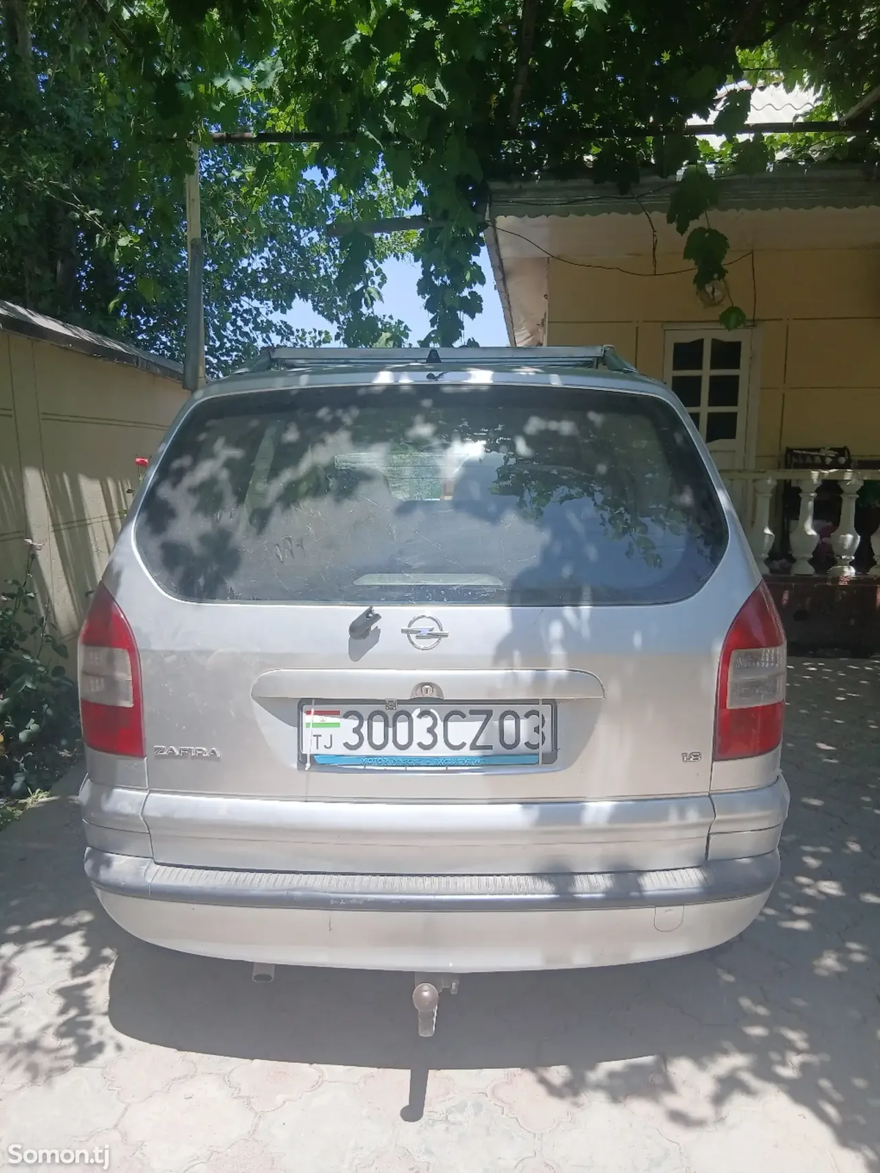 Opel Zafira 2004 · 1.8 MT