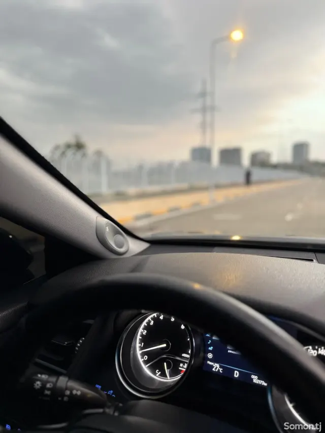 Toyota Camry 2019 · 3.5 AT