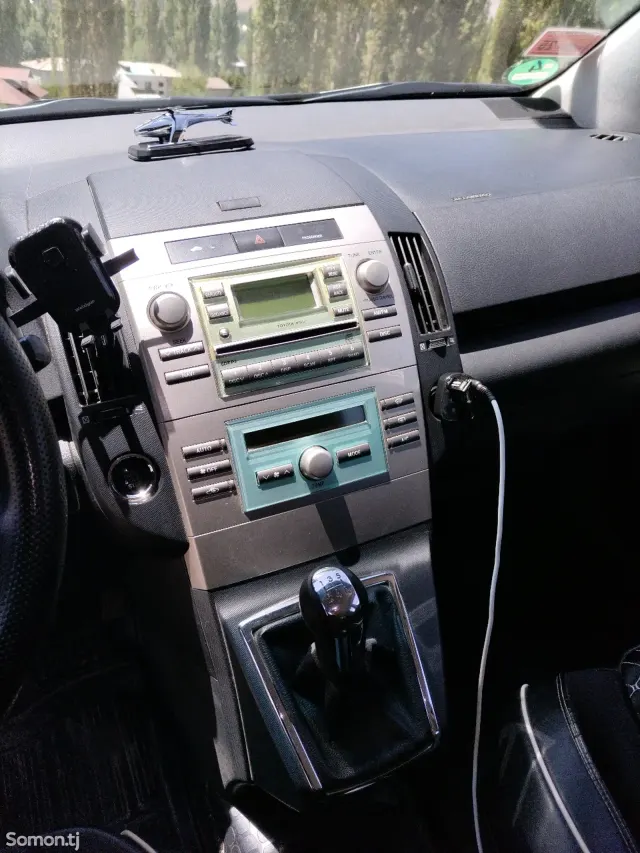 Toyota Corolla Verso 2005 · 1.8 MT