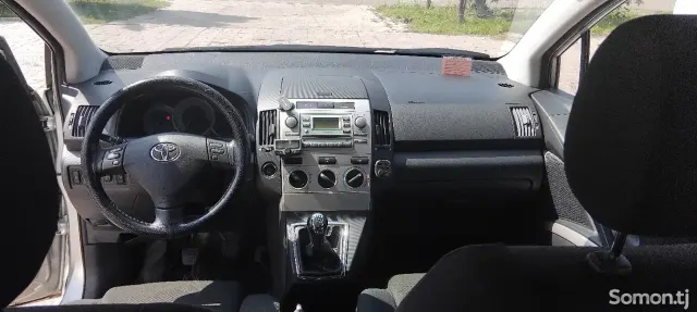 Toyota Verso 2006 · 2.2 MT