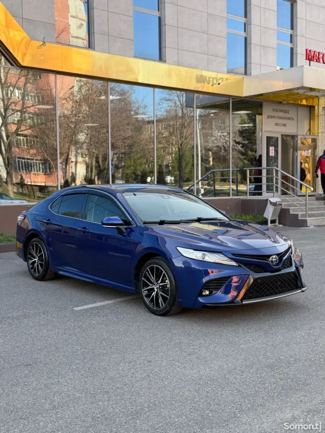 Toyota Camry 2019 · 2.5 AT