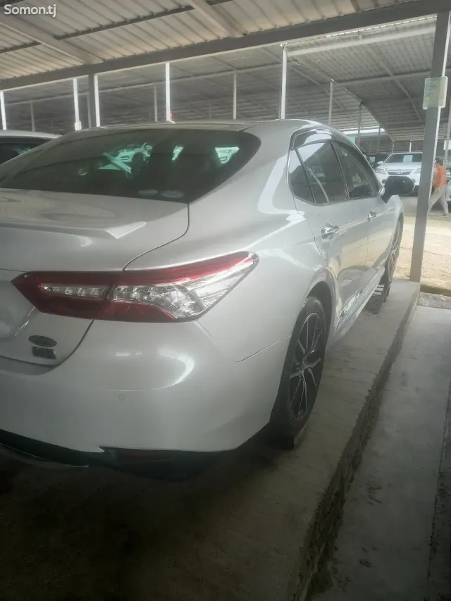 Toyota Camry 2018 · 2.5 AT