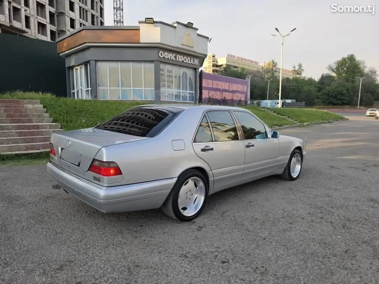 Mercedes-Benz S class 1995 · 3.5 AT