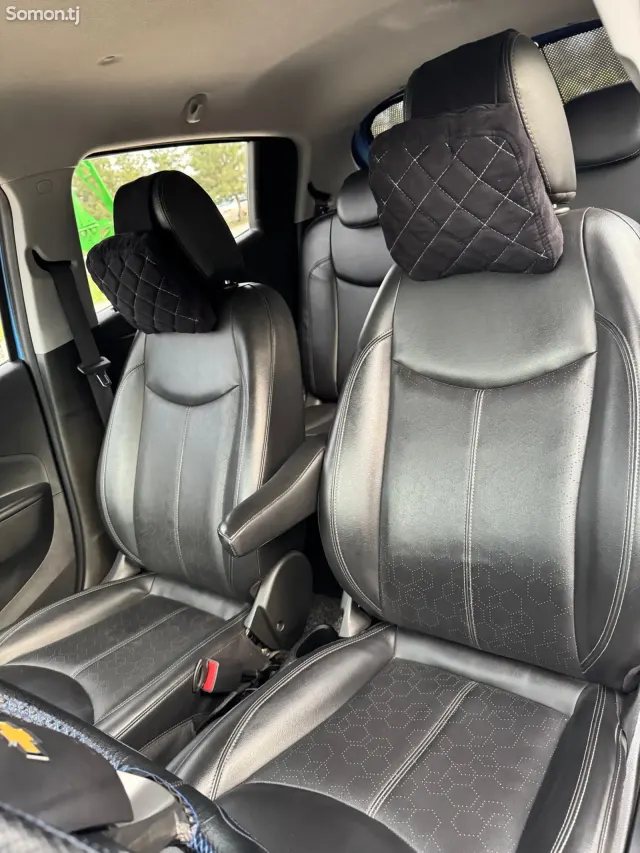 Chevrolet Spark 2017 · 1.4 AT