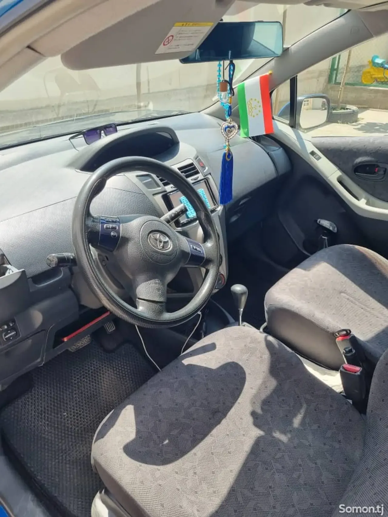 Toyota Vitz 2010 · 1.3 AT