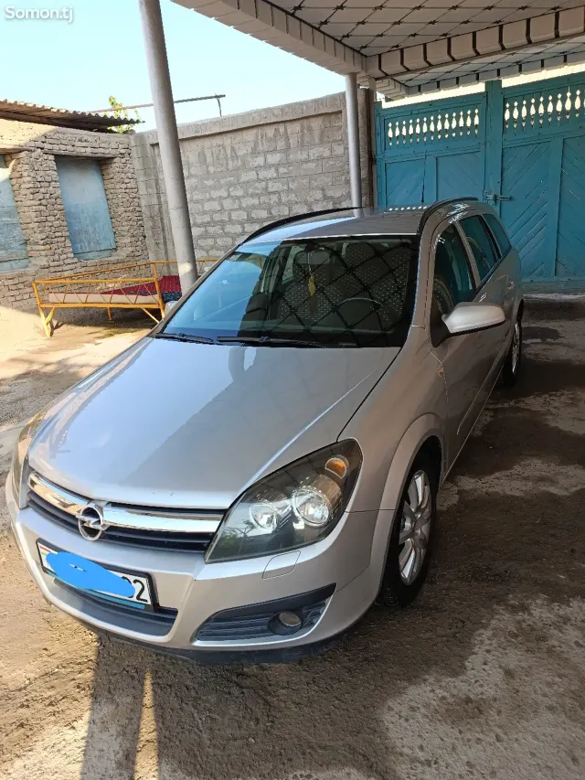 Opel Astra H 2006 · 1.6 MT