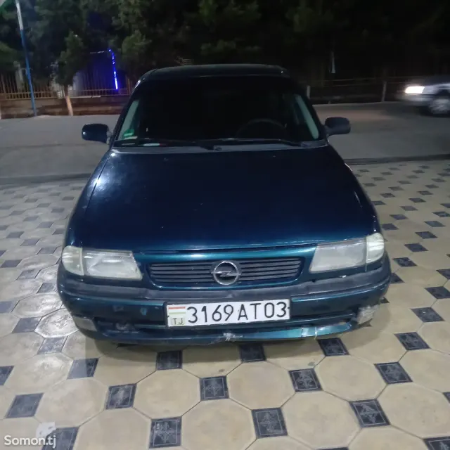 Opel Astra F 1996 · 0.6 MT