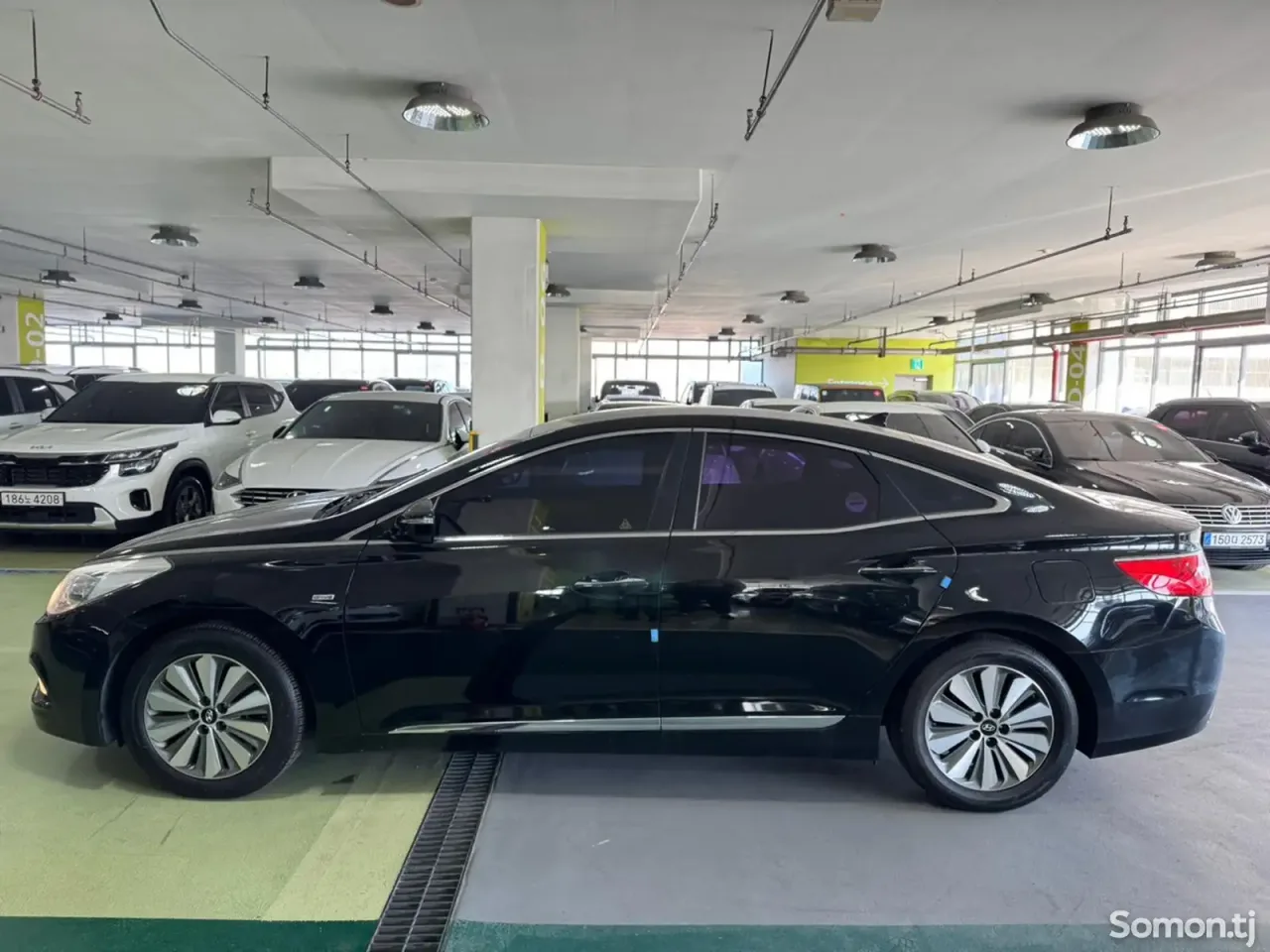 Hyundai Grandeur 2015 · 2.4 AT