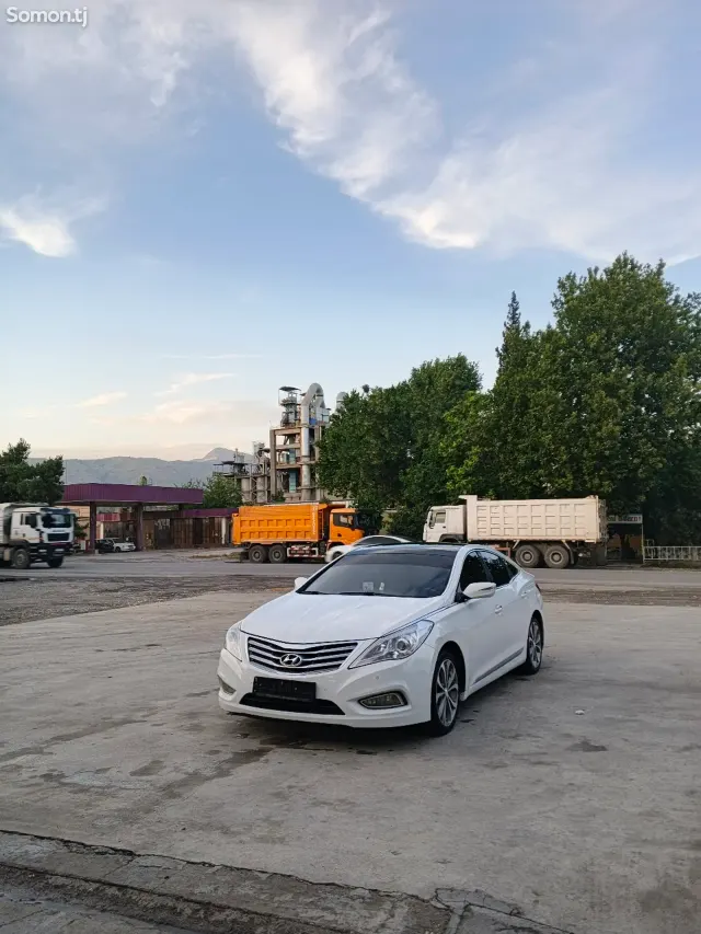 Hyundai Grandeur 2011 · 2.4 AT