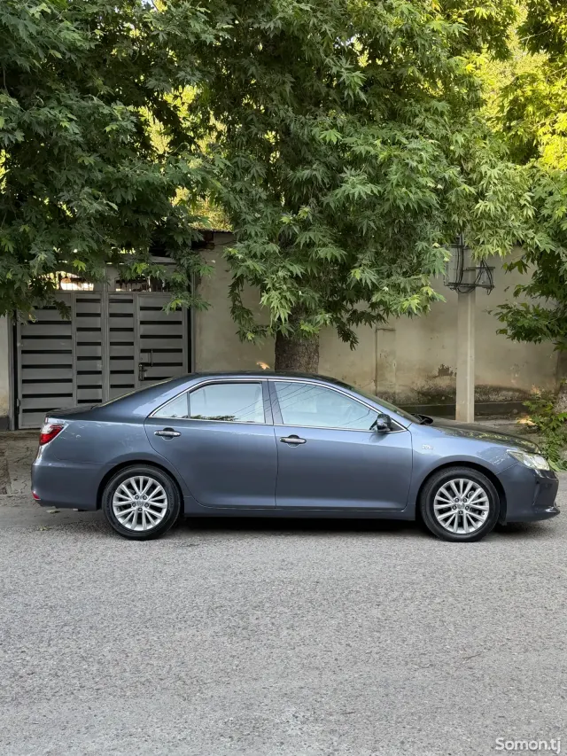 Toyota Camry 2015 · 2.5 AT