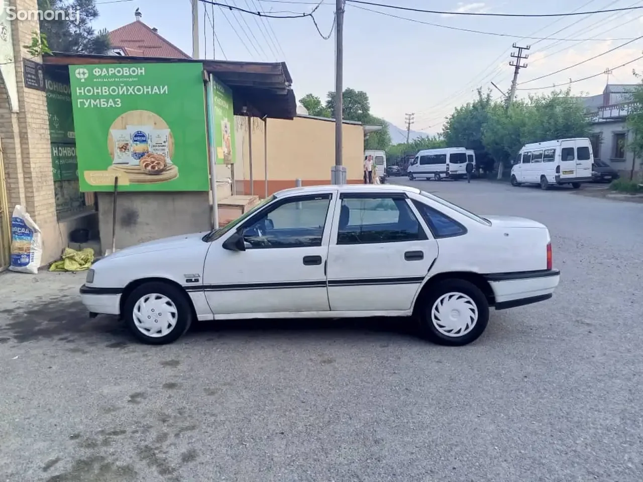 Opel Vectra A 1992 · 1.6 MT