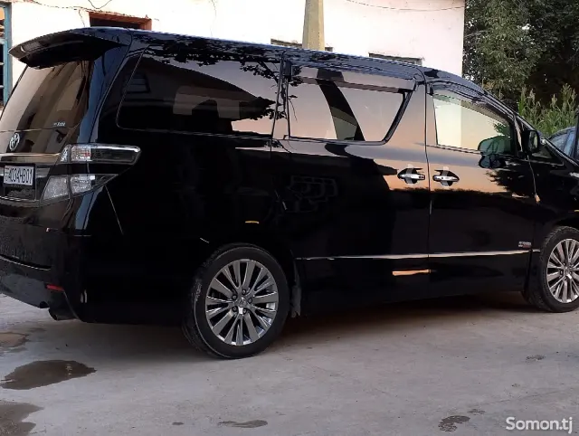 Toyota Alphard 2014 · 2.4 AT
