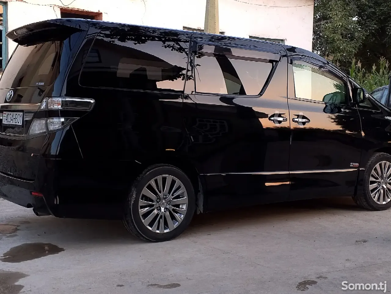 Toyota Alphard 2014 · 2.4 AT