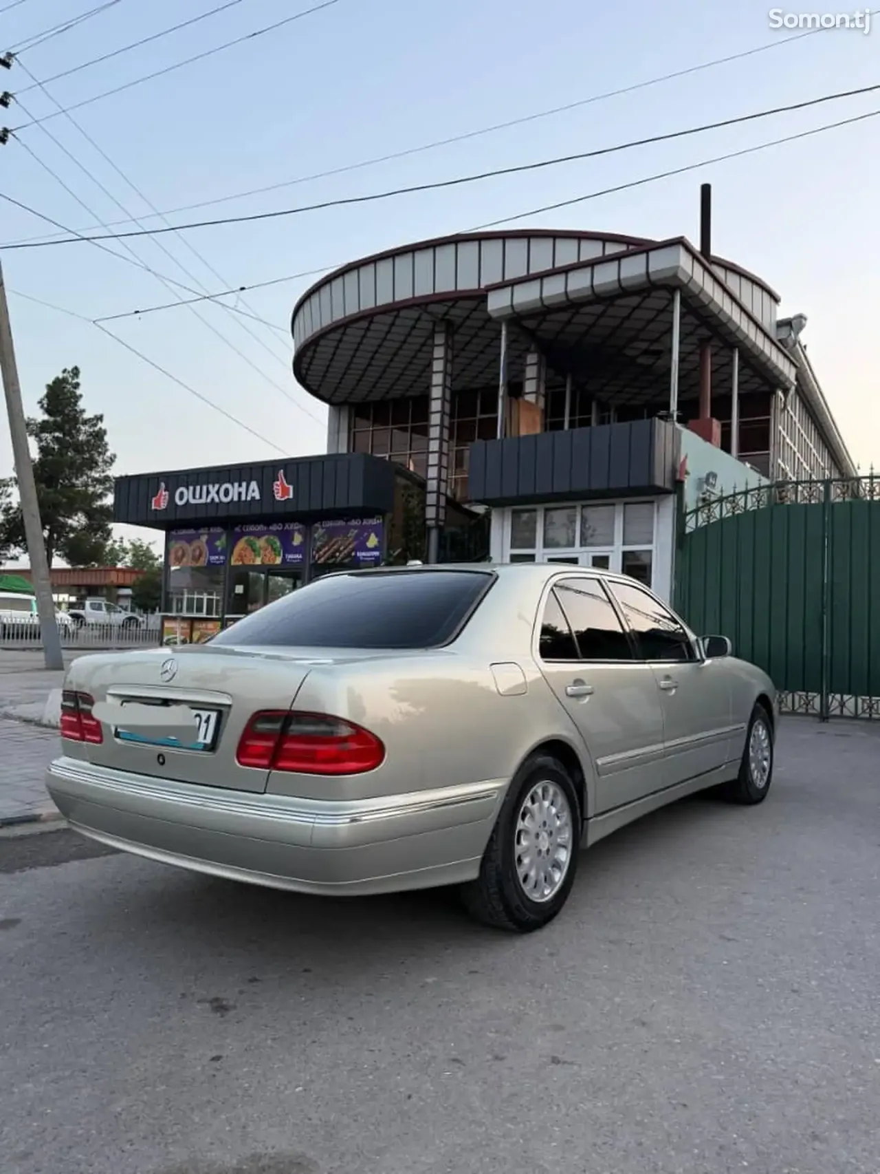 Mercedes-Benz E class 2001 · 3.2 AT