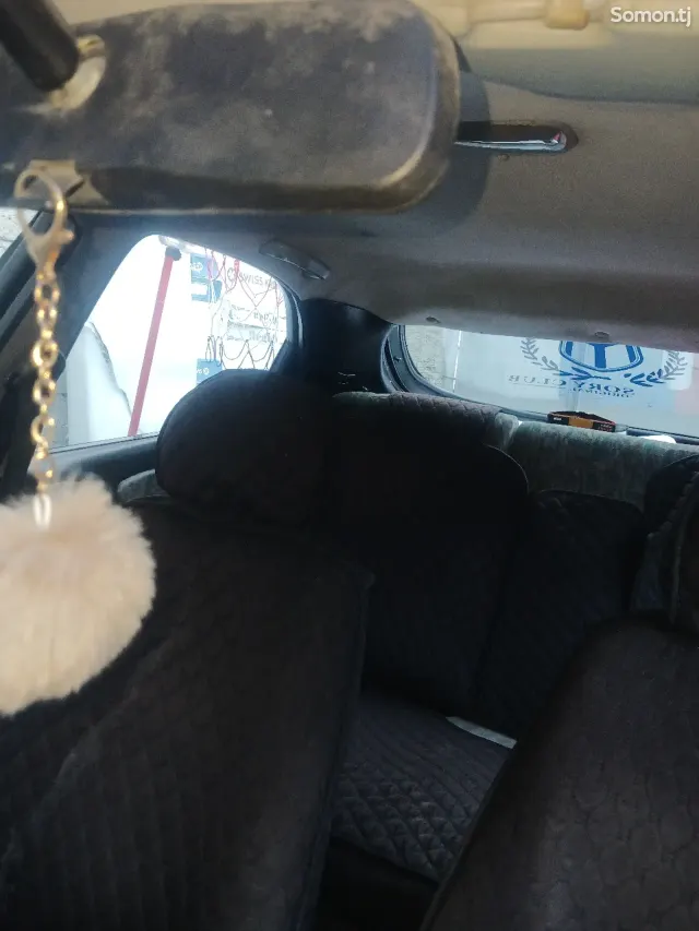 Daewoo Lanos 1998 · 1.6 MT