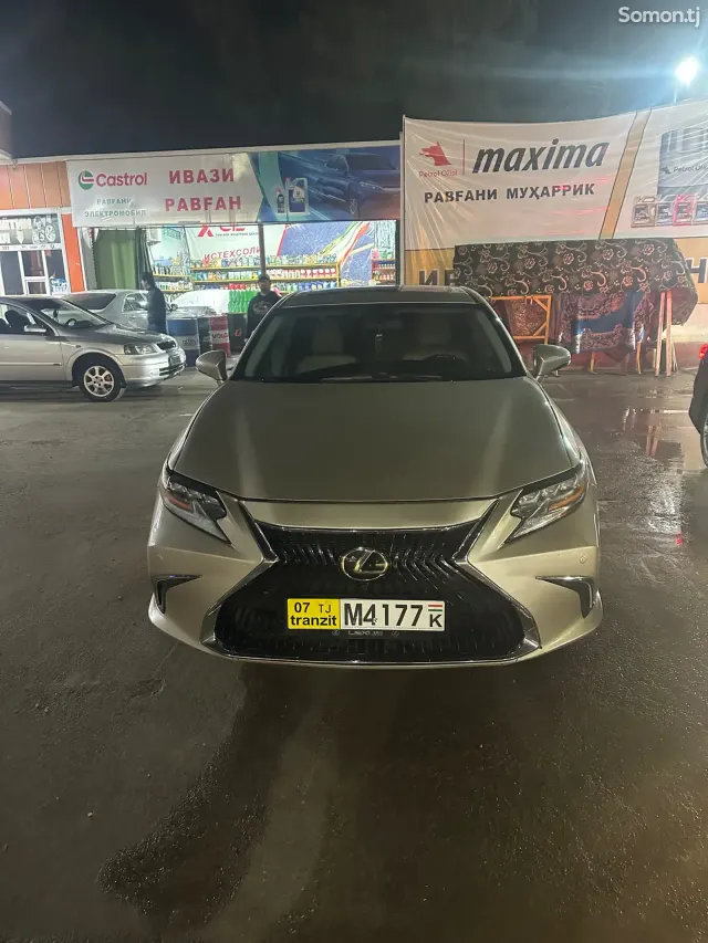 Lexus IS series 2014 · 3.5 AT